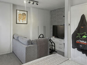 Photo 9- click for photo gallery